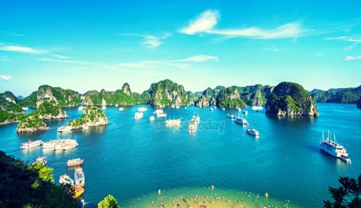 Visiting Halong Bay by cruise ship Visiting Halong Bay by cruise ship