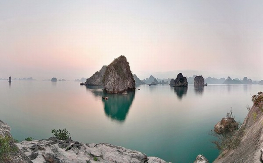 Travel to Halong bay in Autumn Travel to Halong bay in Autumn