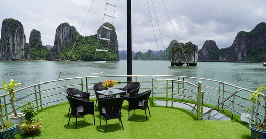 Booking Halong bay cruises online Booking Halong bay cruises online
