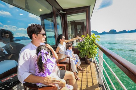 Halong tour with children Halong tour with children