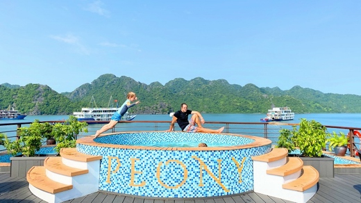 Halong bay family cruise Halong bay family cruise
