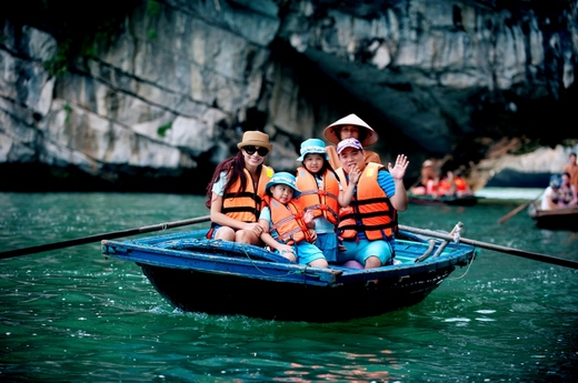 Halong bay cruise with kids Halong bay cruise with kids