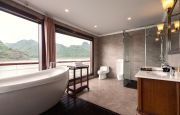 Bathtub - Royal suite