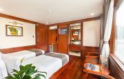 Twin bed cabin