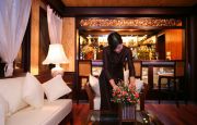Bar & Lounge
