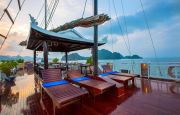 Cruise sundeck