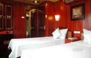 Twin bed cabin