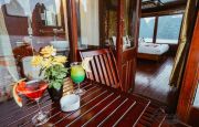 Suite balcony 2nd floor