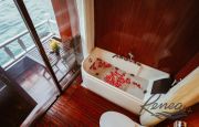 Suite bathroom