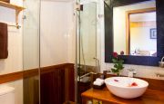Bathroom Deluxe cabin