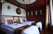 Twin bed sea view