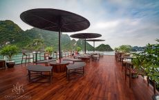 Cruise sundeck