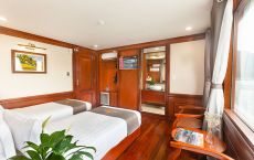 Twin bed cabin