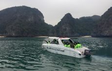Speed boat