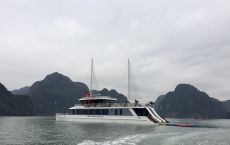Speed boat