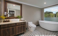 Era Suite Bathroom