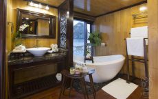 Earth Suite Bathroom
