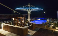 Pool Bar