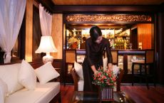 Bar & Lounge