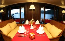 Cruise restaurant