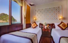 Twin bed ocean view