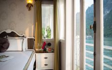 Balcony cabin