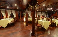 Cruise restaurant