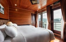 Twin bed balcony