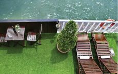Cruise sundeck