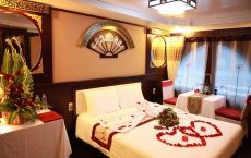 Cruise cabin