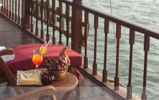Cruise sundeck