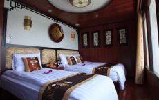 Twin bed sea view