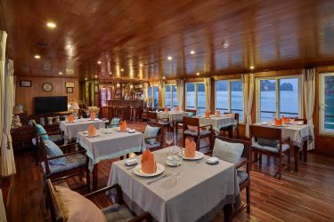 Cozy Bay Cruise