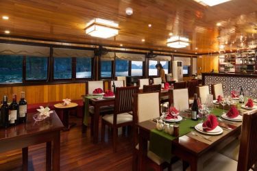 Garden Bay Premium Cruise