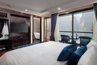 Le Theatre Cruise
