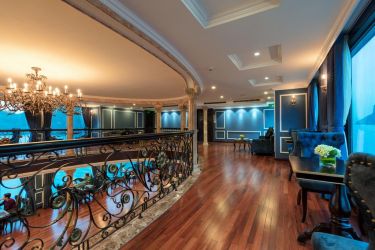 Le Theatre Cruise