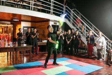 Magenta Cruise