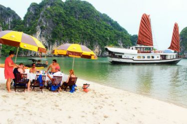 Red Dragon Junk 5 cabins