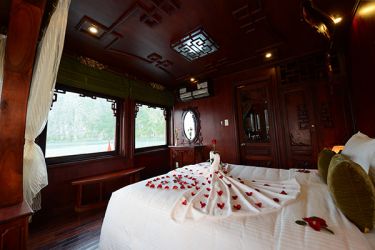 Royal Palace Cruise