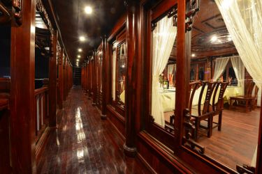 Royal Palace Cruise