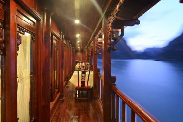 Royal Palace Cruise