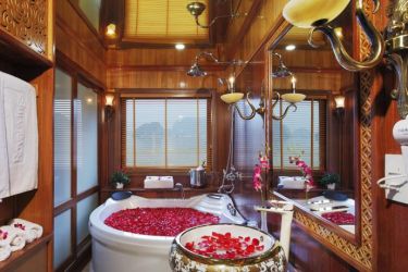 Royal Wings Cruise