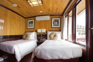 Aphrodite Cruise
