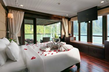 Mila Luxury Cruise