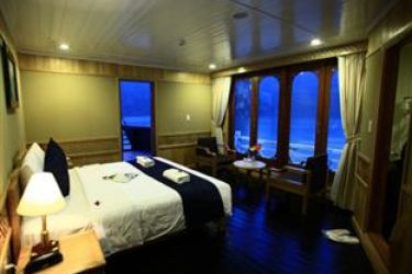 Mila cruise (Luxury Pelican Cruise)