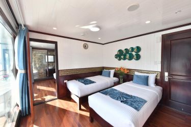 Sapphire Cruise Halong