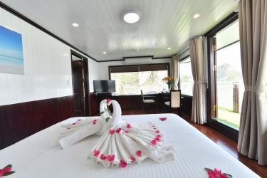 Sapphire Cruise Halong