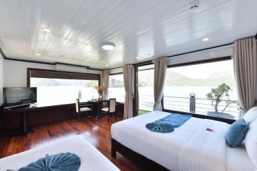 Sapphire Cruise Halong