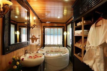 Halong Starlight Cruise