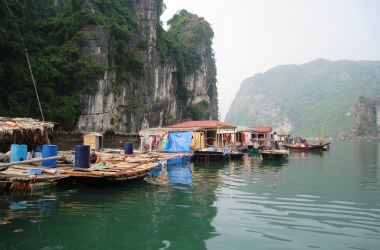 Vong Vieng(Vung Vieng) floating fishing village